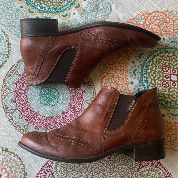 Memphisto Shoes - Memphisto Women’s Chelsea Boots  7 EUC